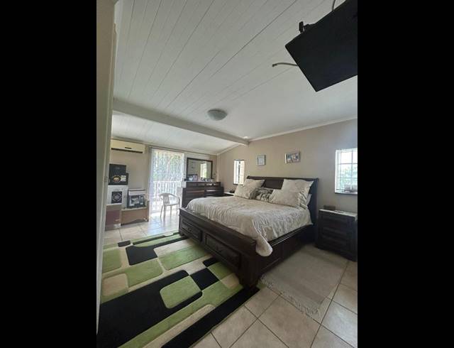 6 BEDROOM HOUSE FOR SALE IN YELLOWWOOD PARK